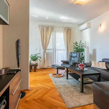 Idyllisches Mit Parkplatz, Wifi, Klima, Waschmaschine Apartment