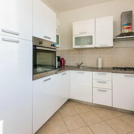 Apartment Idyllisches Mit Parkplatz, Wifi, Klima, Waschmaschine Crikvenica